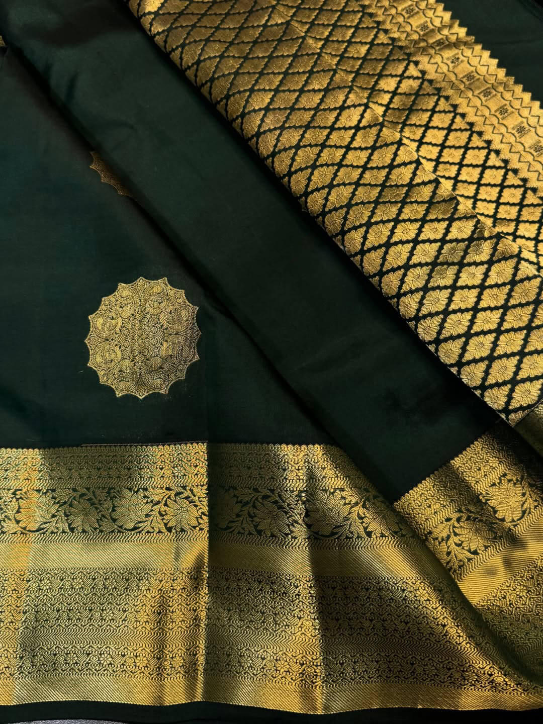 Eloquence Dark Green Pure Zari Weaving Banarasi Silk Saree With Bewitching Blouse Piece