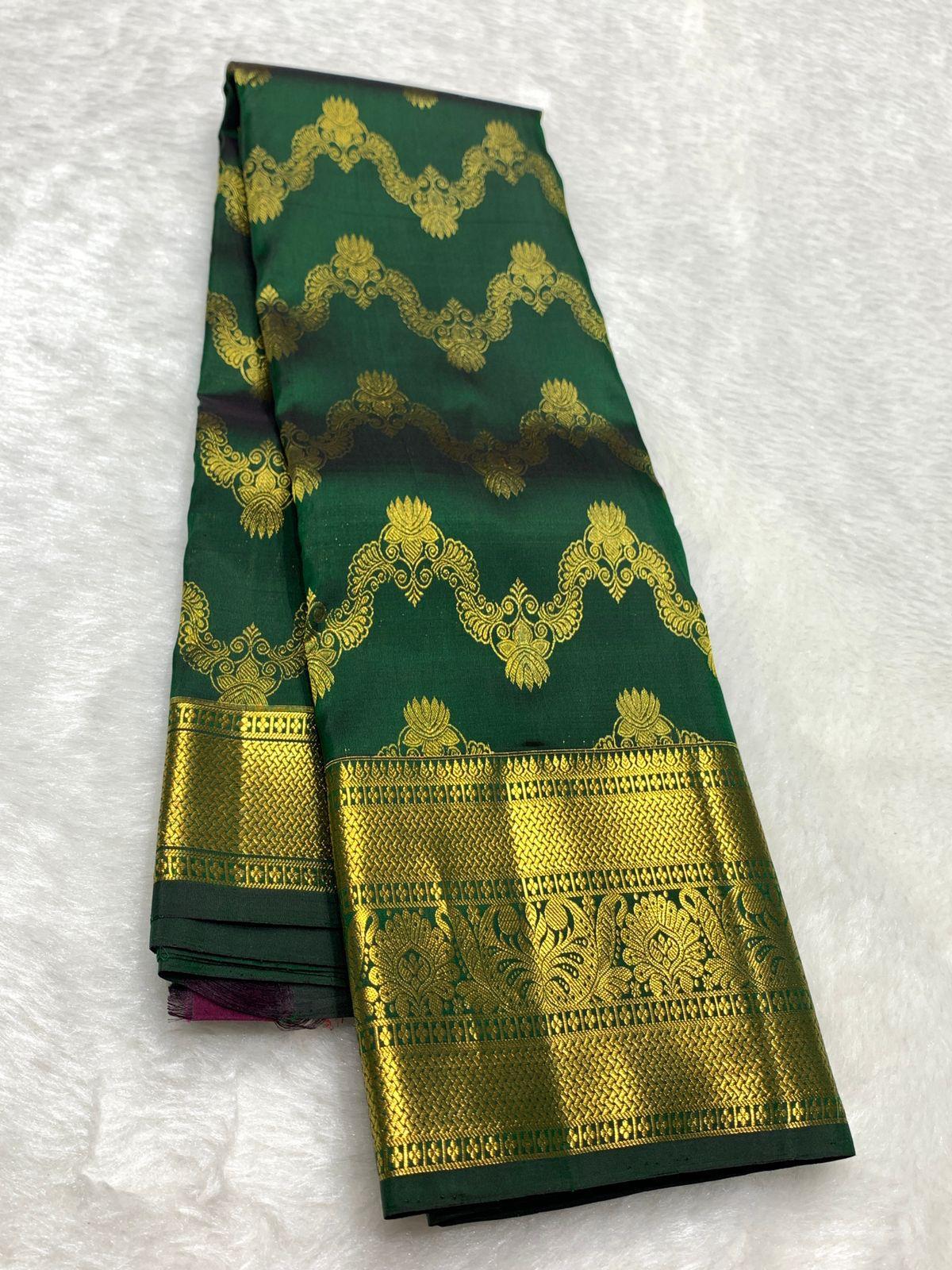 Fantabulous Dark Green Pure Zari Weaving Banarasi Silk Saree With Inspiring Blouse Piece