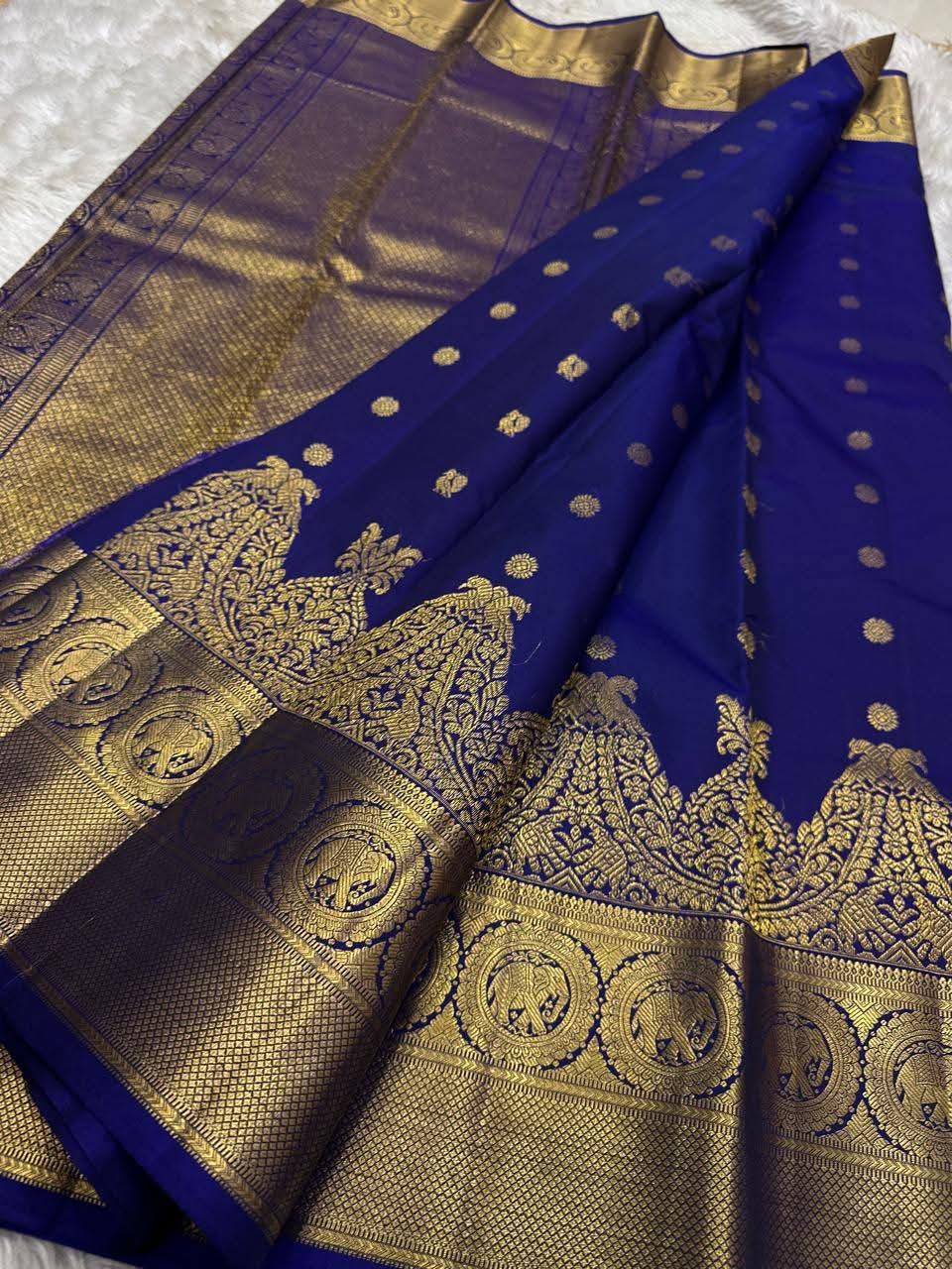 Piquant Navy Blue Pure Zari Weaving Banarasi Silk Saree With Luminous Blouse Piece
