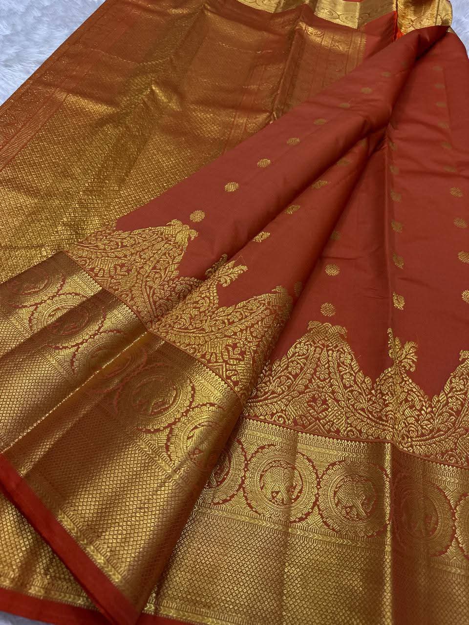 Ailurophile Orange Pure Zari Weaving Banarasi Silk Saree With Flaunt Blouse Piece