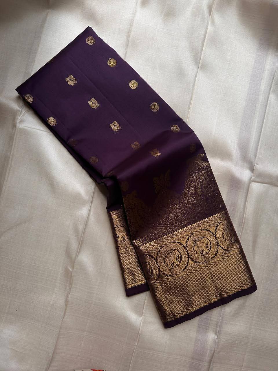 Charismatic Purple Pure Zari Weaving Banarasi Silk Saree With Enchanting Blouse Piece