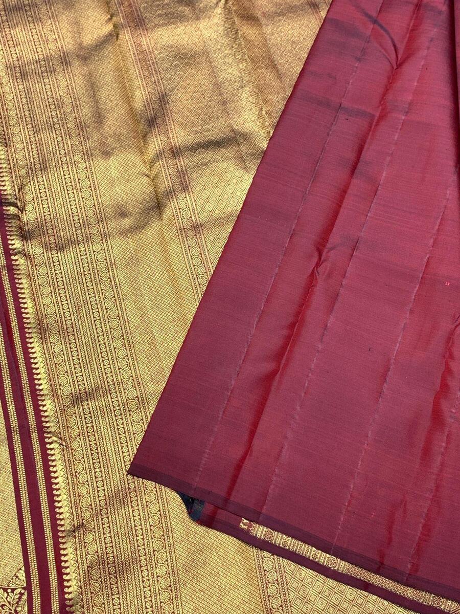 Fairytale Maroon Pure Zari Weaving Banarasi Silk Saree With Eclat Blouse Piece
