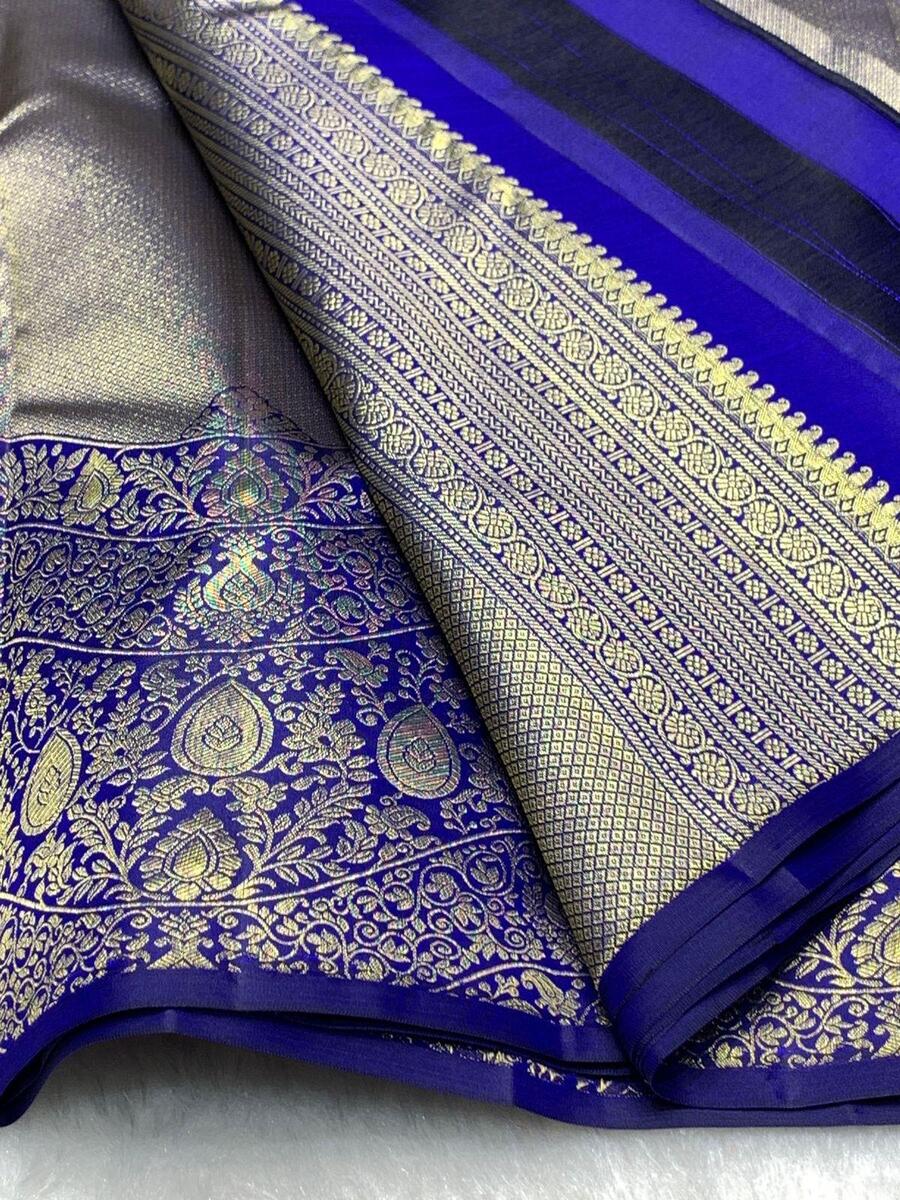 Desultory Royal Blue Pure Zari Weaving Banarasi Silk Saree With Fancifull Blouse Piece