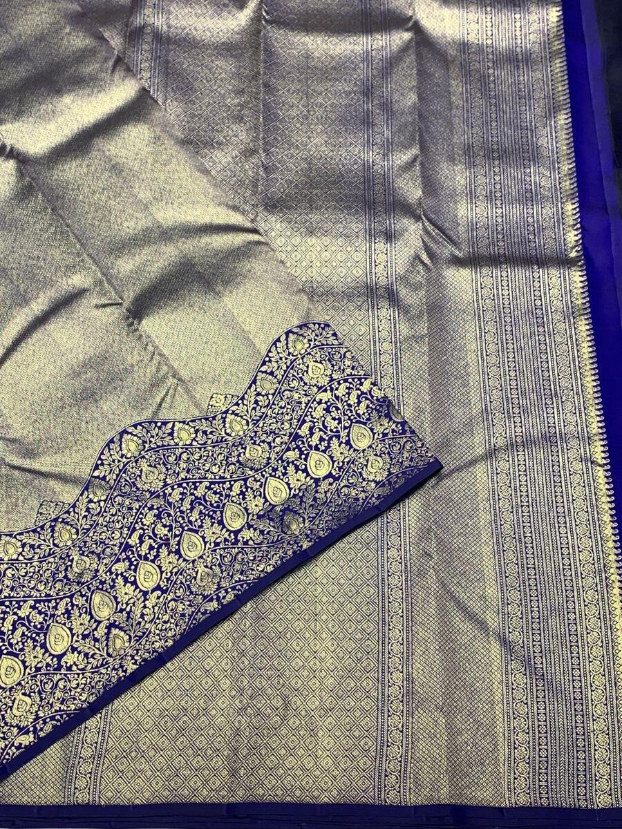 Desultory Royal Blue Pure Zari Weaving Banarasi Silk Saree With Fancifull Blouse Piece