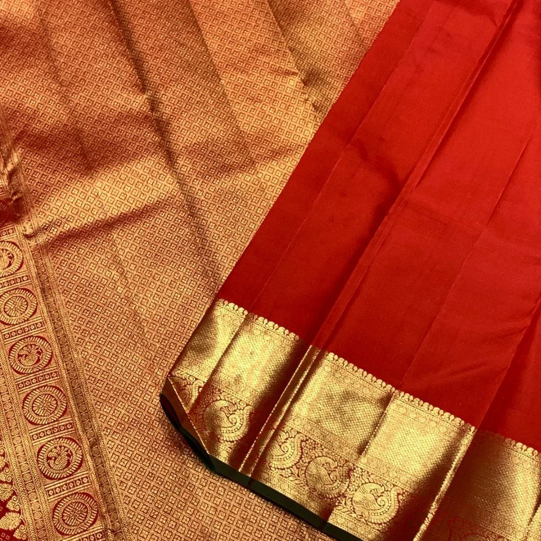 Scrupulous Red Pure Zari Weaving Banarasi Silk Saree With Ethnic Blouse Piece