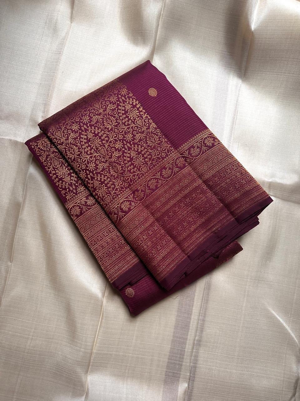 Wonderful Purple Pure Zari Weaving Banarasi Silk Saree With Radiant Blouse Piece