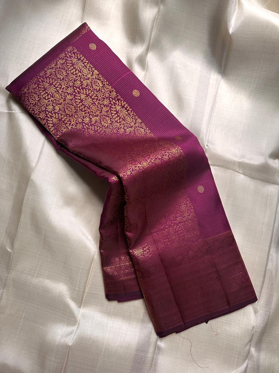 Wonderful Purple Pure Zari Weaving Banarasi Silk Saree With Radiant Blouse Piece