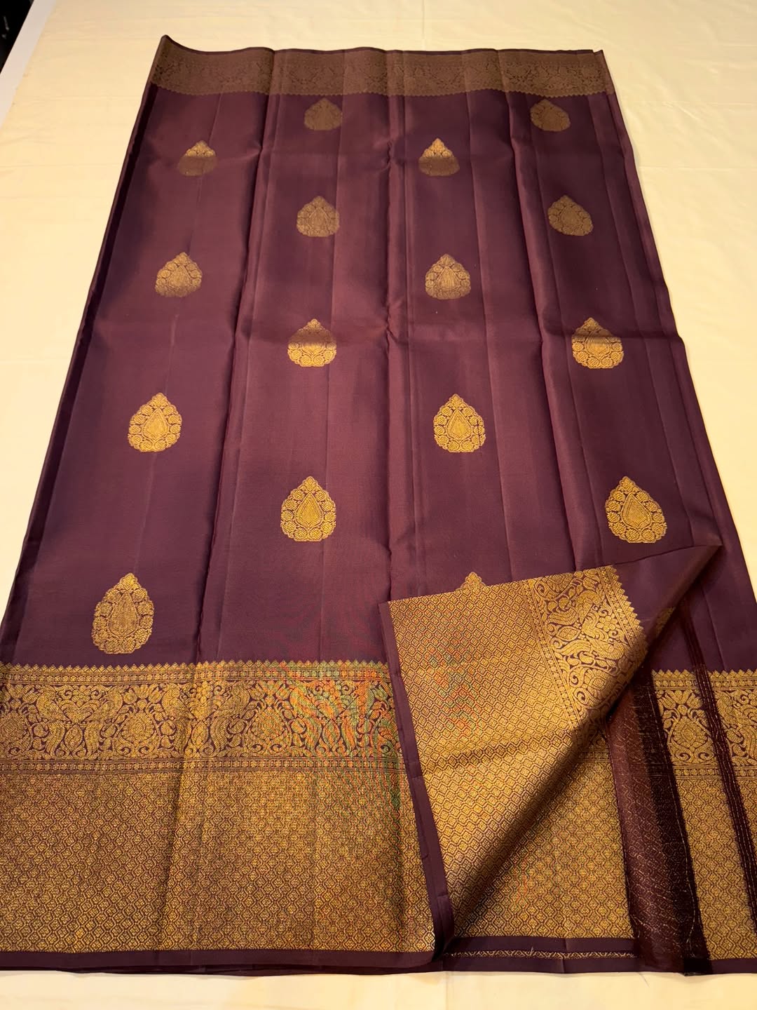 Stunner Wine Pure Zari Weaving Banarasi Silk Saree With Smashing Blouse Piece