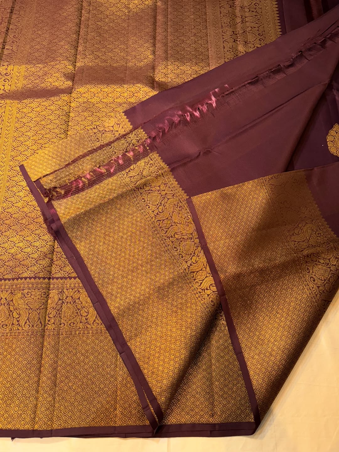 Stunner Wine Pure Zari Weaving Banarasi Silk Saree With Smashing Blouse Piece