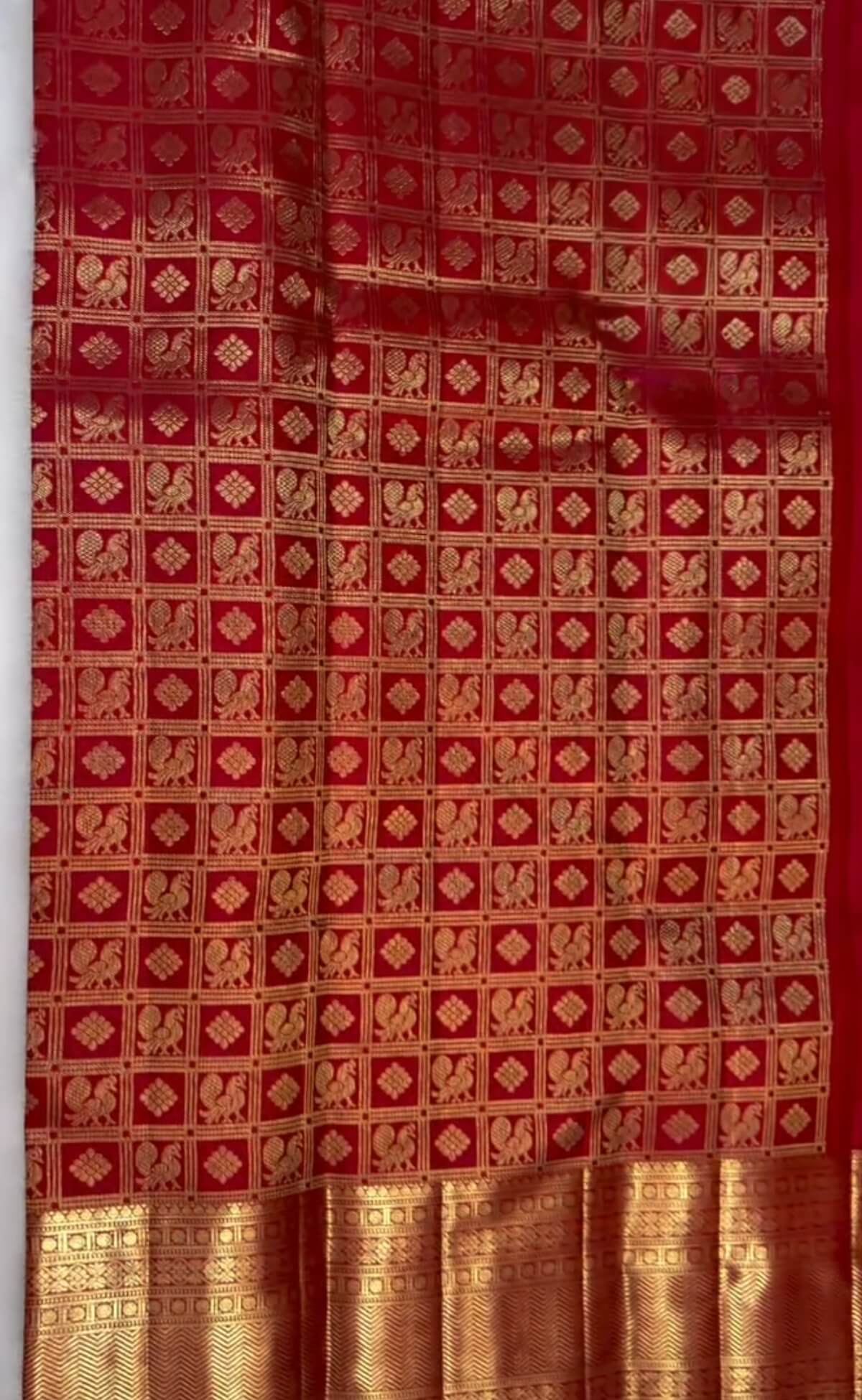 Prodigal Red Pure Zari Weaving Banarasi Silk Saree With Majesty Blouse Piece