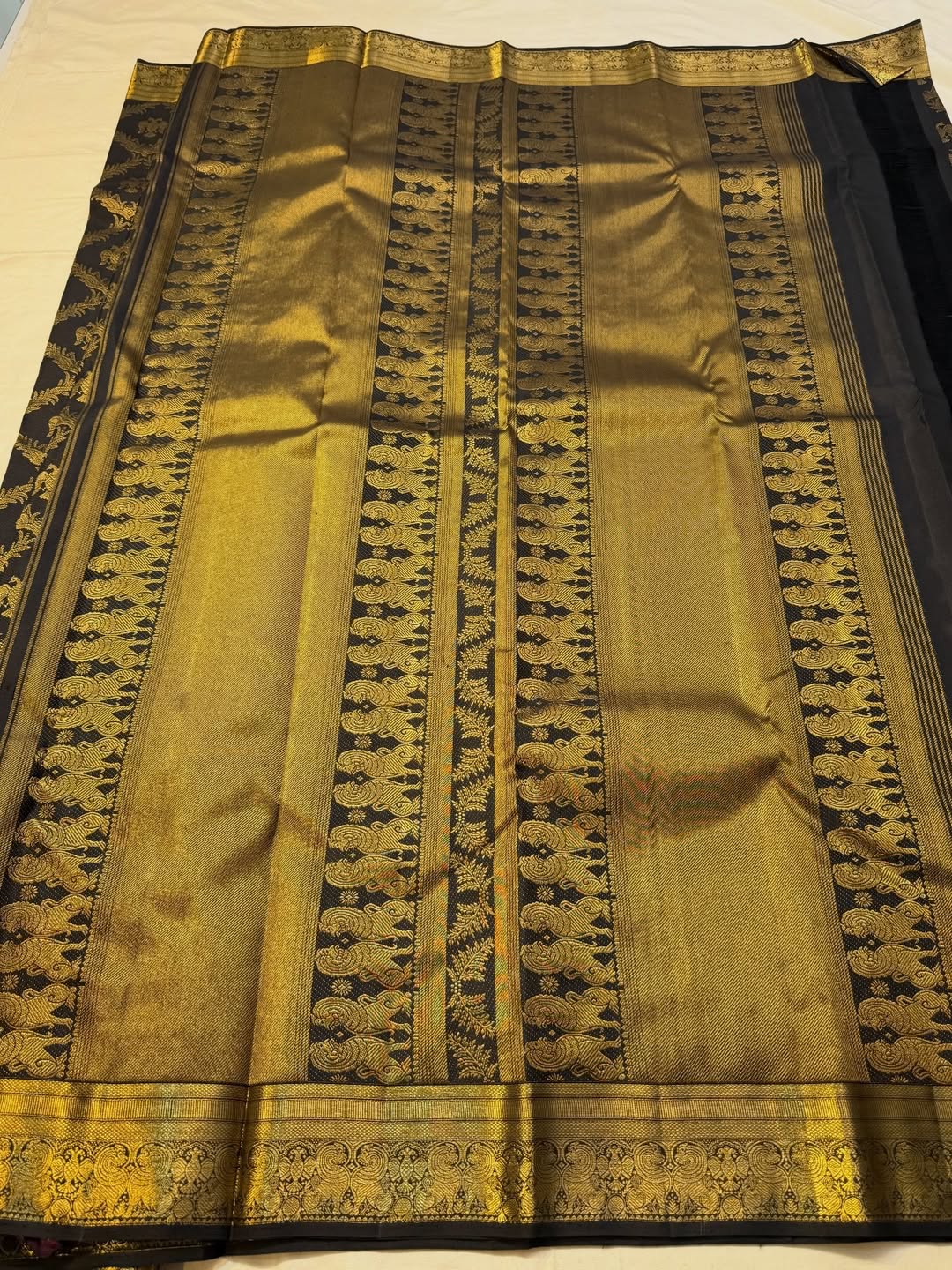 Sophisticated Black Pure Zari Weaving Banarasi Silk Saree With Preferable Blouse Piece