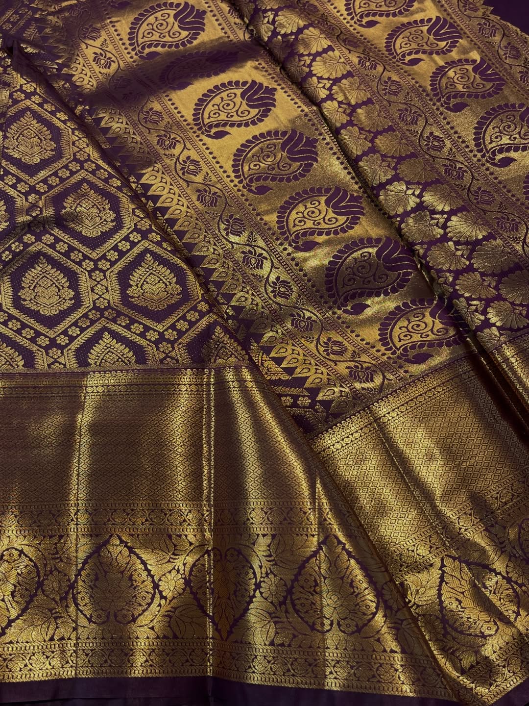 Supernal Purple Pure Zari Weaving Banarasi Silk Saree With Refreshing Blouse Piece