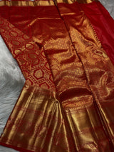 Prominent Red Pure Zari Weaving Banarasi Silk Saree With Beguiling Blouse Piece