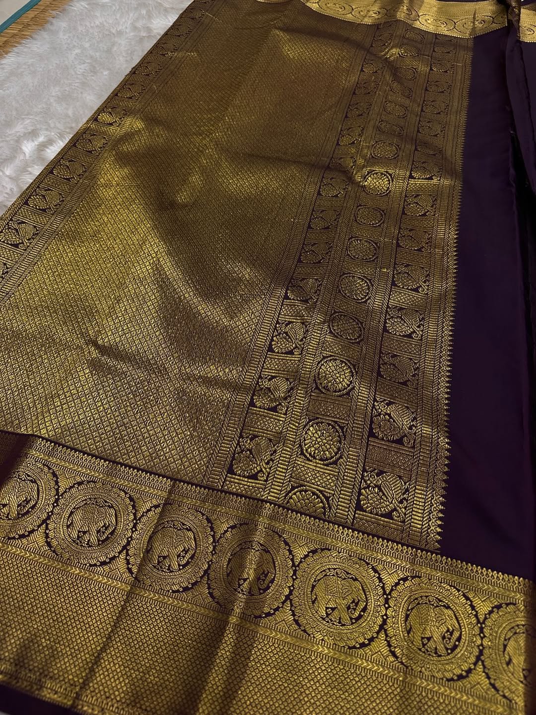 Engaging Purple Pure Zari Weaving Banarasi Silk Saree With Beauteous Blouse Piece