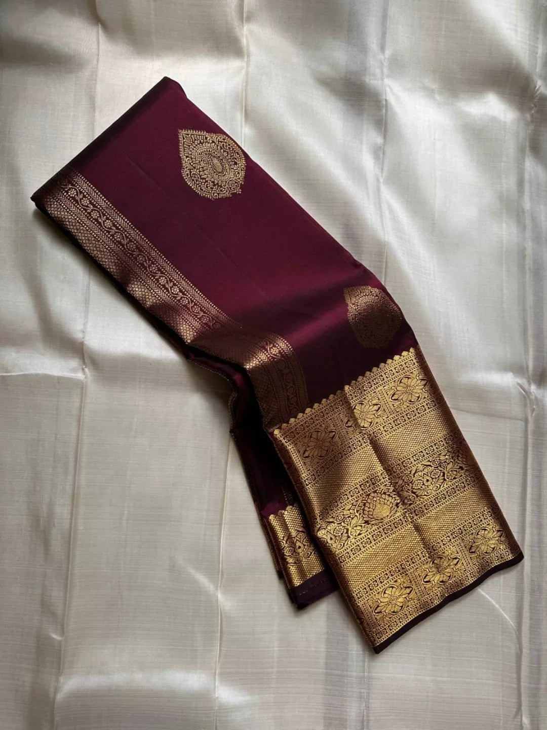 Fairytale Maroon Pure Zari Weaving Banarasi Silk Saree With Luxuriant Blouse Piece