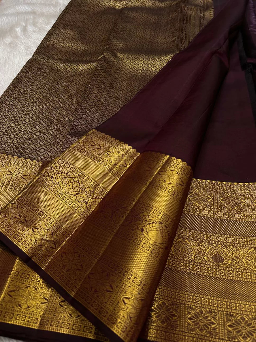 Fairytale Maroon Pure Zari Weaving Banarasi Silk Saree With Luxuriant Blouse Piece