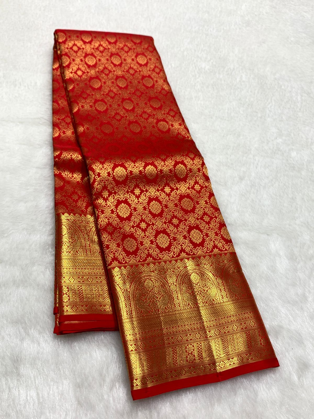 Amazing Red Pure Zari Weaving Banarasi Silk Saree With Glittering Blouse Piece