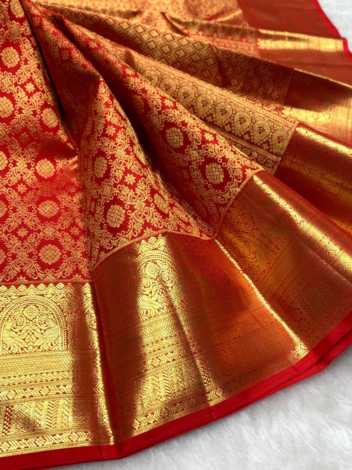 Amazing Red Pure Zari Weaving Banarasi Silk Saree With Glittering Blouse Piece