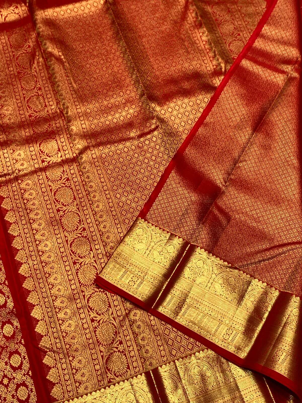 Amazing Red Pure Zari Weaving Banarasi Silk Saree With Glittering Blouse Piece