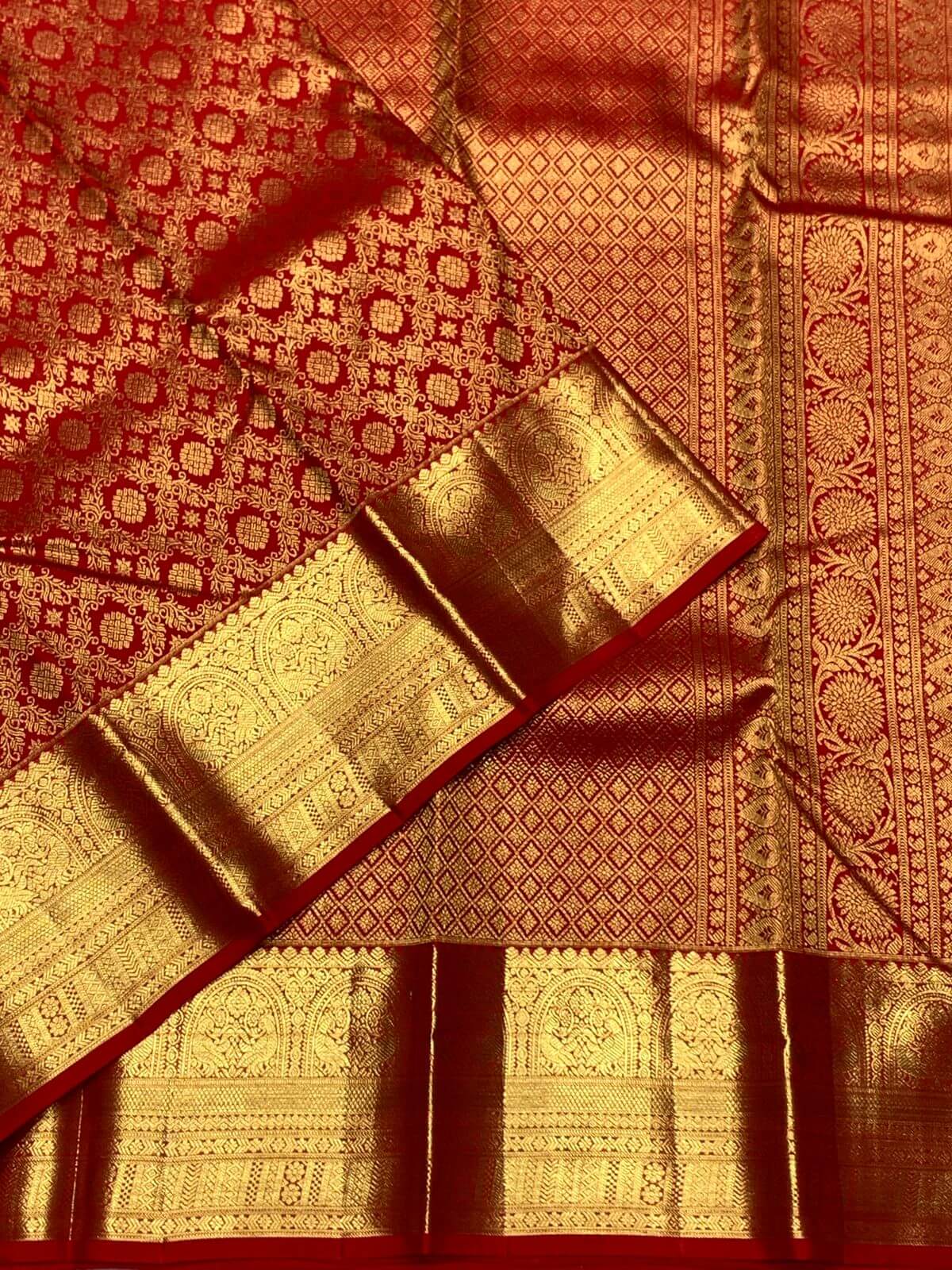 Amazing Red Pure Zari Weaving Banarasi Silk Saree With Glittering Blouse Piece