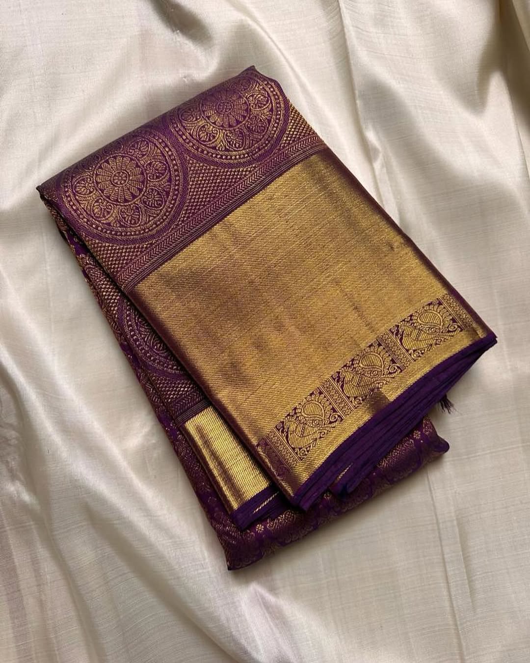 Deserving Purple Pure Zari Weaving Banarasi Silk Saree With Palimpsest Blouse Piece