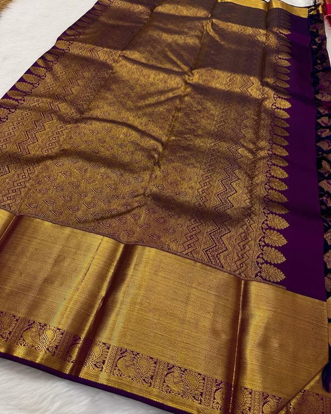 Deserving Purple Pure Zari Weaving Banarasi Silk Saree With Palimpsest Blouse Piece