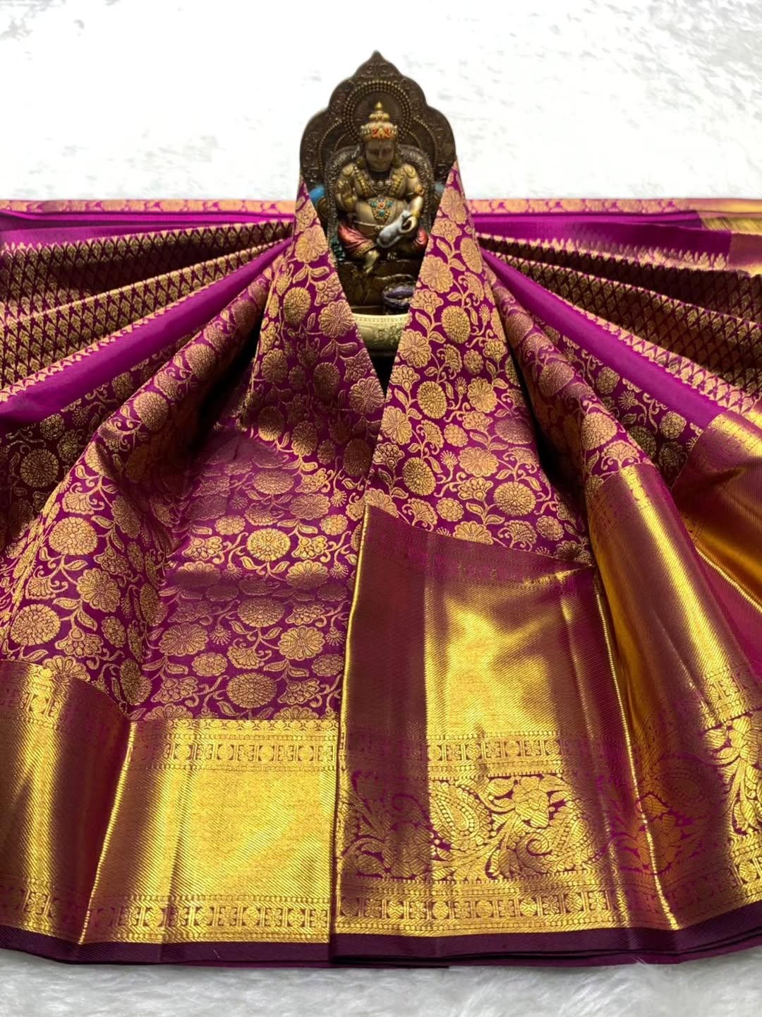 Bucolic Purple Pure Zari Weaving Banarasi Silk Saree With Appealing Blouse Piece