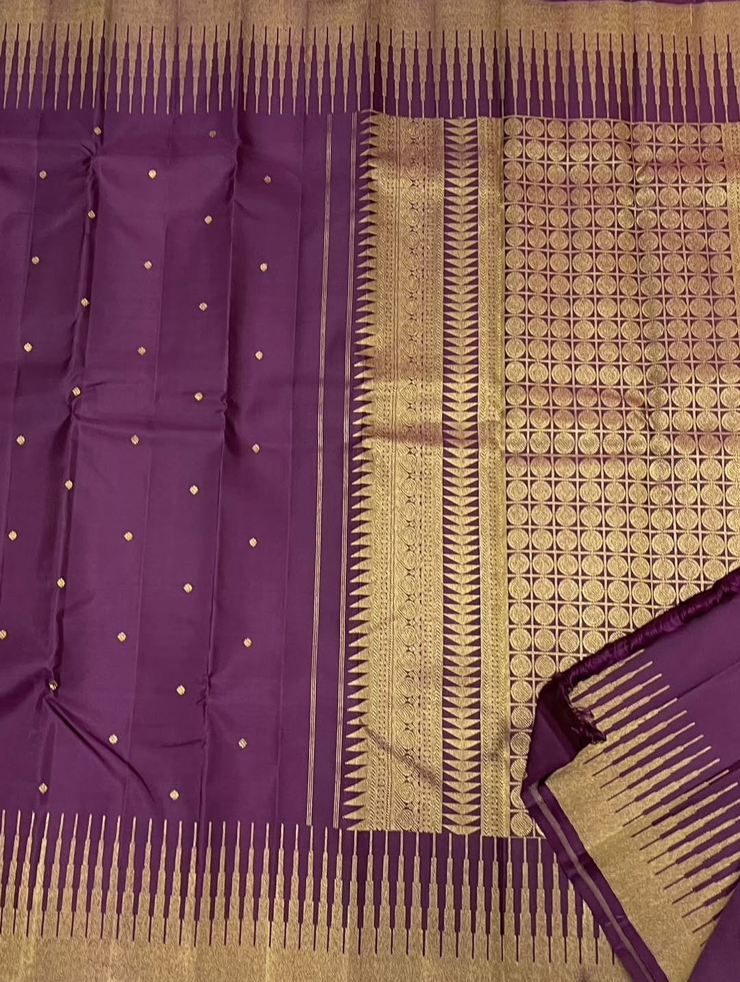 Flattering Purple Pure Zari Weaving Banarasi Silk Saree With Embrocation Blouse Piece