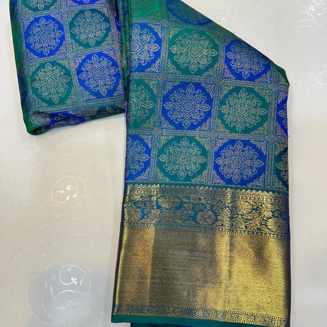 Profuse Firozi Pure Zari Weaving Banarasi Silk Saree With Resonant Blouse Piece
