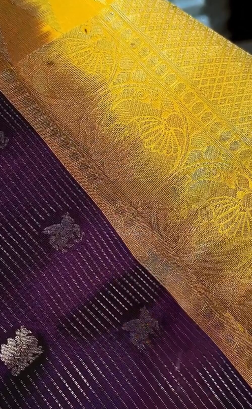 Pretty Purple Pure Zari Weaving Banarasi Silk Saree With Captivating Blouse Piece