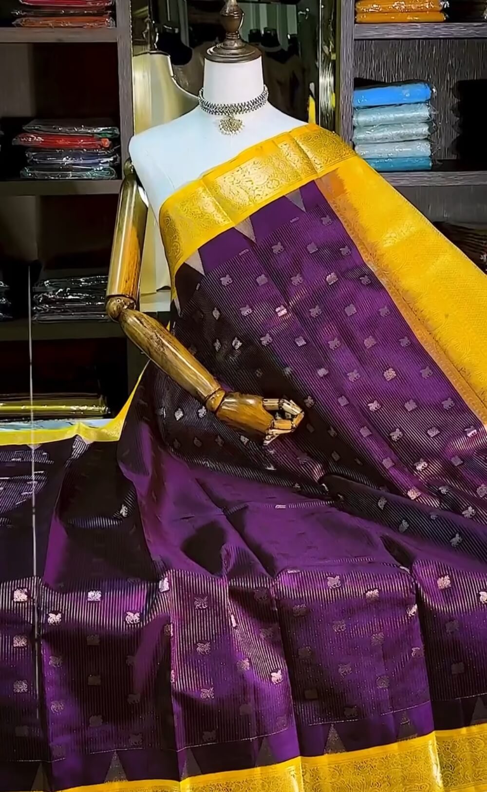 Pretty Purple Pure Zari Weaving Banarasi Silk Saree With Captivating Blouse Piece