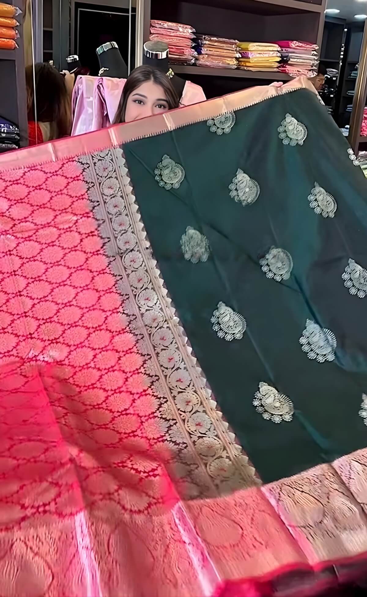 Redolent Dark Green Pure Zari Weaving Banarasi Silk Saree With Divine Blouse Piece