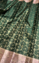 Magnificat Dark Green Pure Zari Weaving Banarasi Silk Saree With Rhapsody Blouse Piece