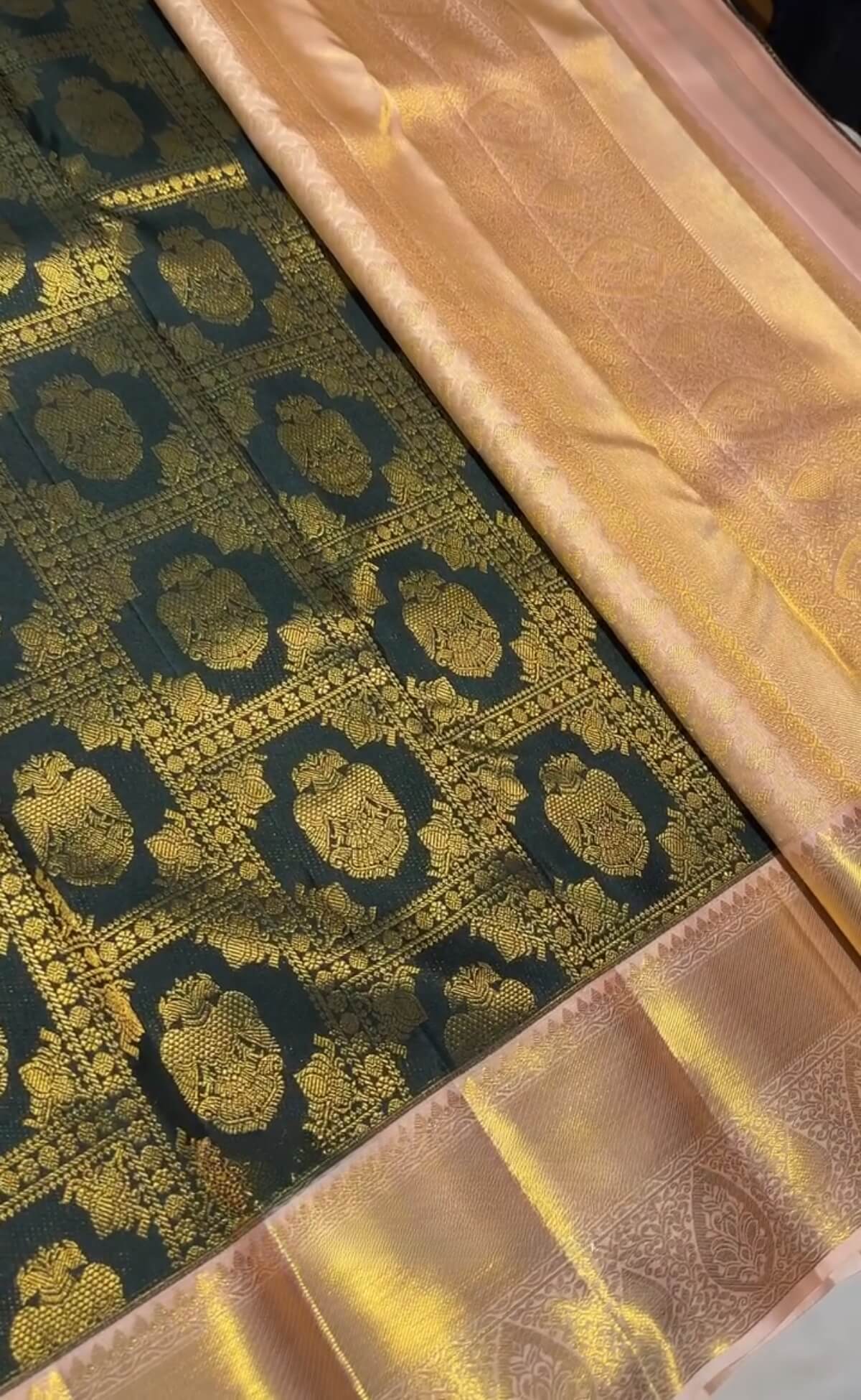 Profuse Dark Green Pure Zari Weaving Banarasi Silk Saree With Enchanting Blouse Piece