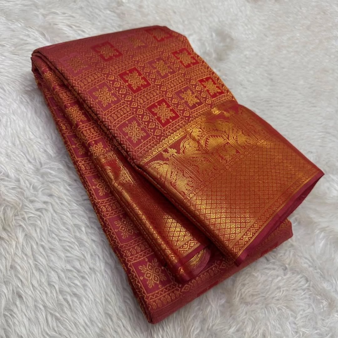 Whimsical Red Pure Zari Weaving Banarasi Silk Saree With Enthralling Blouse Piece
