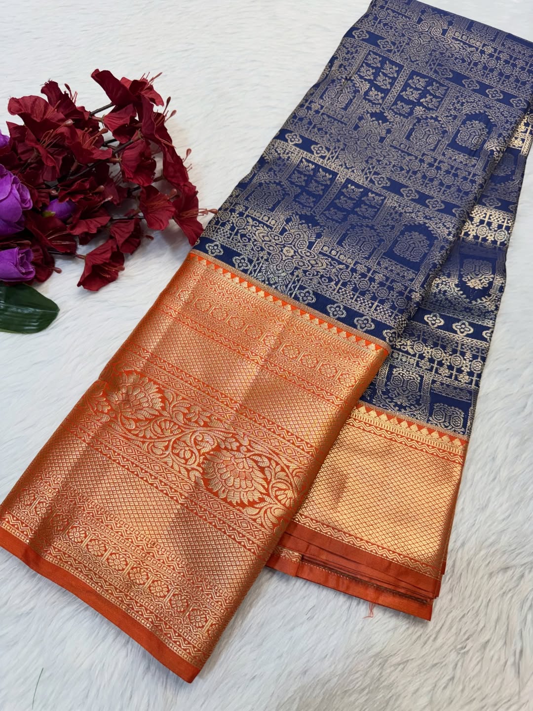 Entrancing Navy Blue Pure Zari Weaving Banarasi Silk Saree With Invaluable Blouse Piece