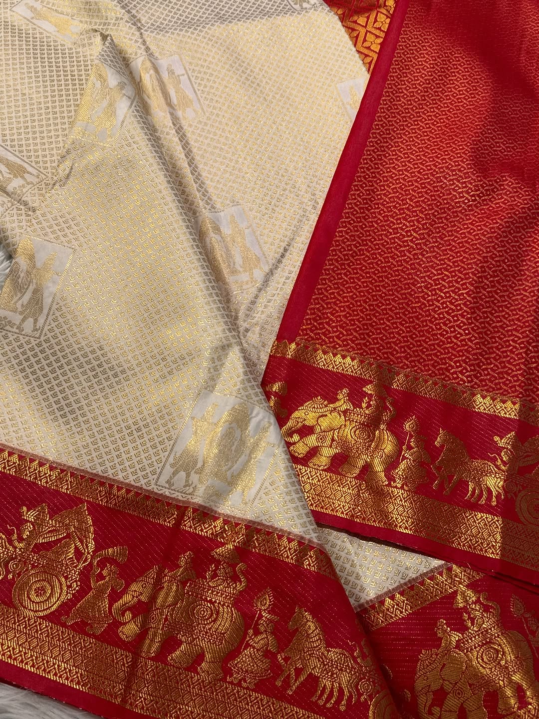 Resplendent Beige Pure Zari Weaving Banarasi Silk Saree With Splendiferous Blouse Piece