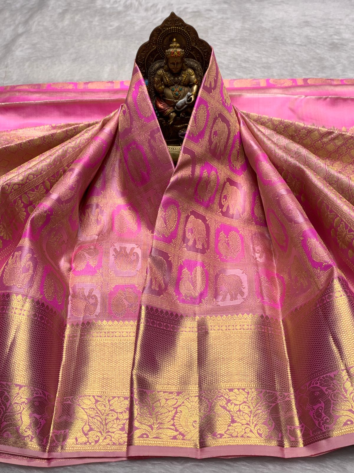 Skinny Pink Pure Zari Weaving Banarasi Silk Saree With Seraglio Blouse Piece