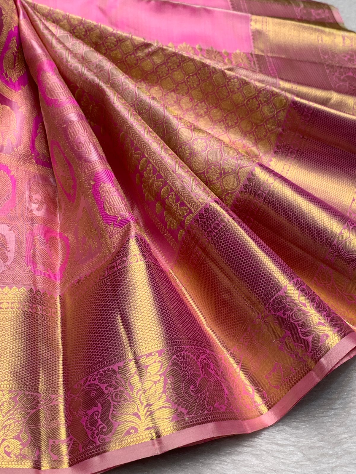 Skinny Pink Pure Zari Weaving Banarasi Silk Saree With Seraglio Blouse Piece