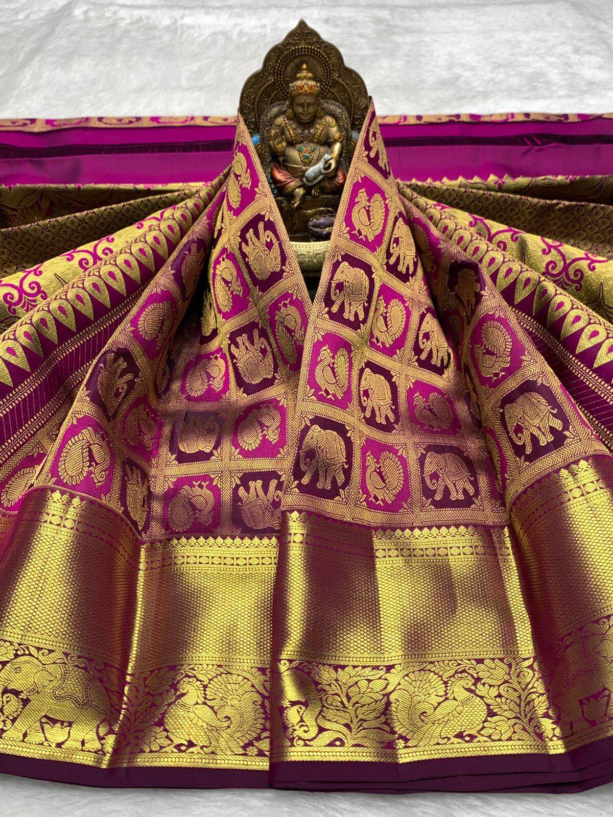Breathtaking Purple Pure Zari Weaving Banarasi Silk Saree With Desiring Blouse Piece