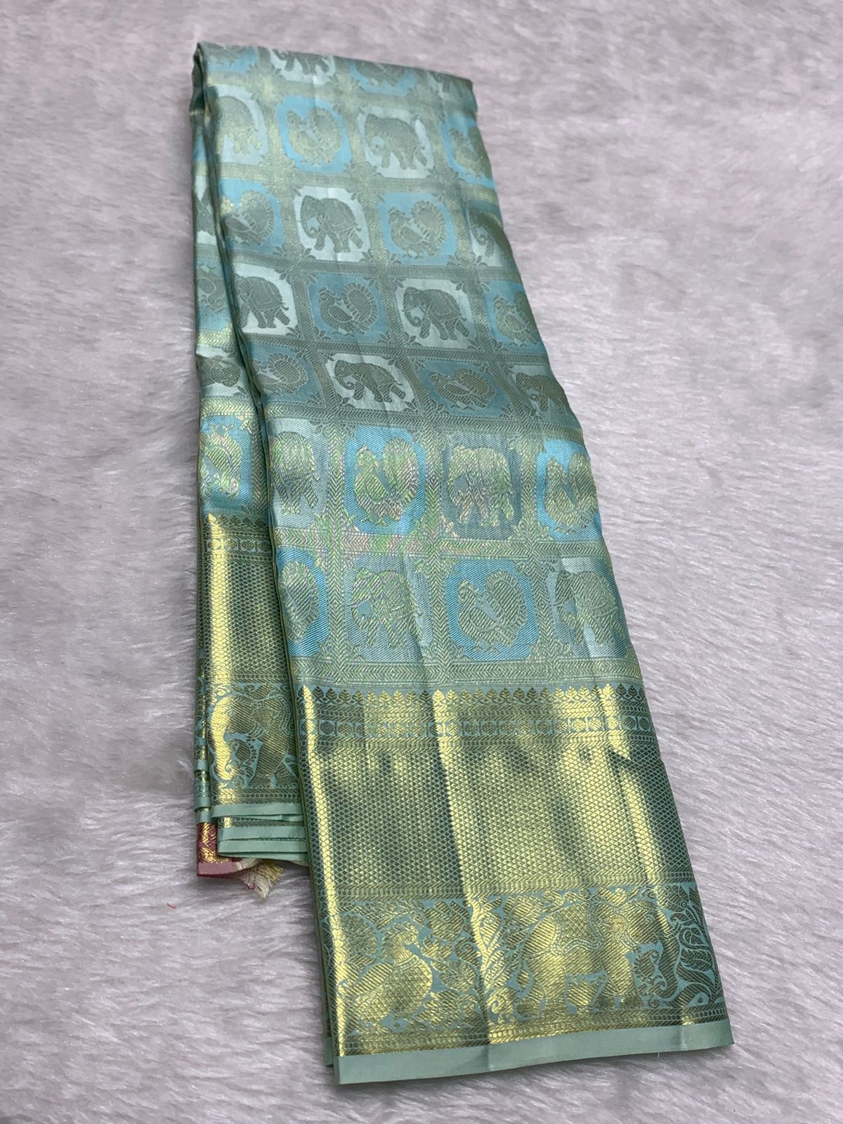 Flameboyant Sky Pure Zari Weaving Banarasi Silk Saree With Blissful Blouse Piece