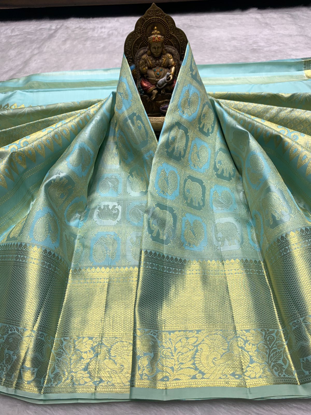 Flameboyant Sky Pure Zari Weaving Banarasi Silk Saree With Blissful Blouse Piece