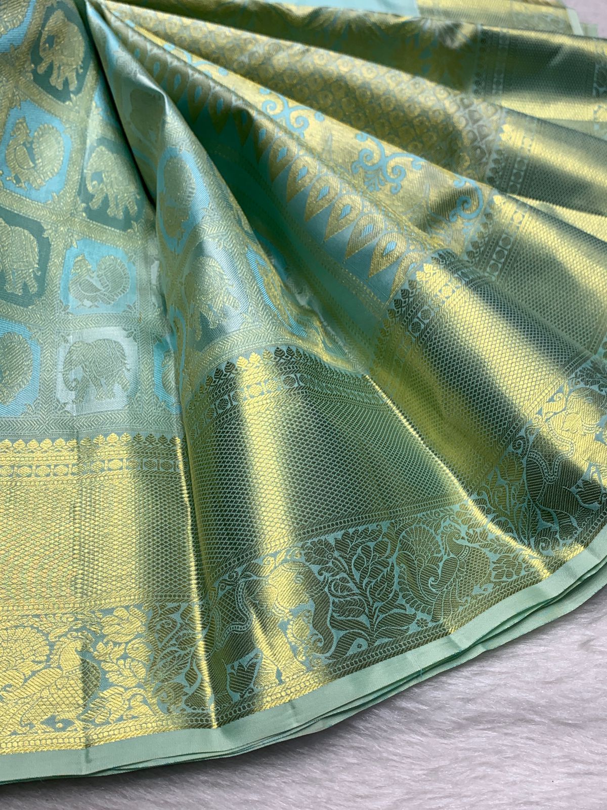 Flameboyant Sky Pure Zari Weaving Banarasi Silk Saree With Blissful Blouse Piece