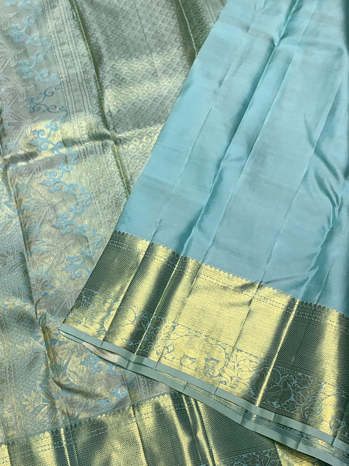 Flameboyant Sky Pure Zari Weaving Banarasi Silk Saree With Blissful Blouse Piece