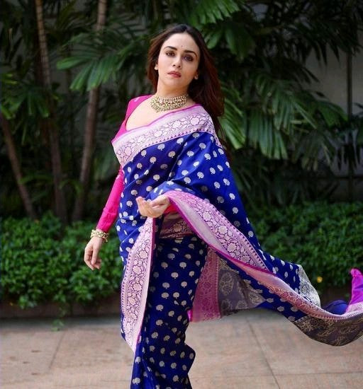 Elegant Blue Soft Banarasi Silk Saree With Gorgeous Blouse Piece