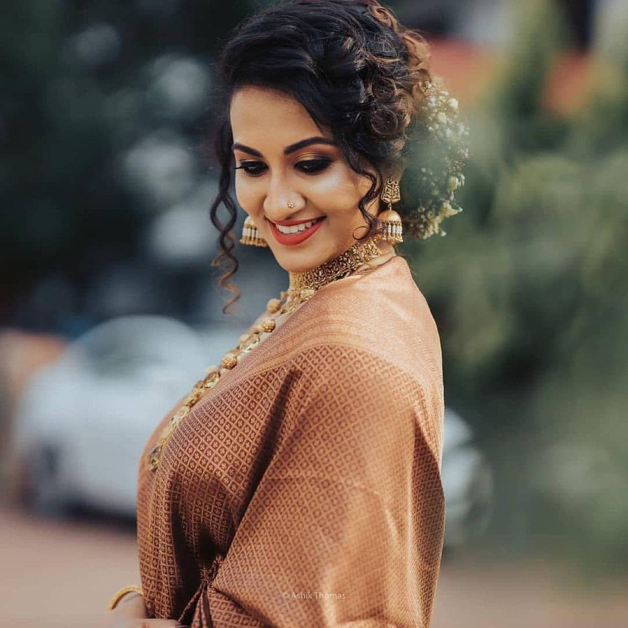 Hypnotic Wine Soft Banarasi Silk Saree With Snazzy Blouse Piece