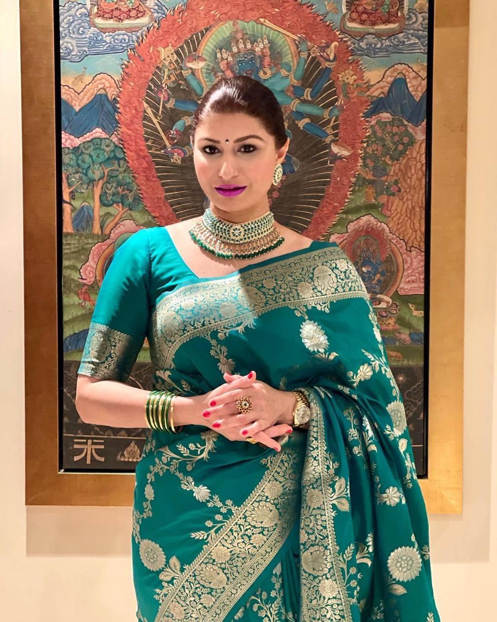 Beautiful Green Soft Silk Saree With Pretty Blouse Piece