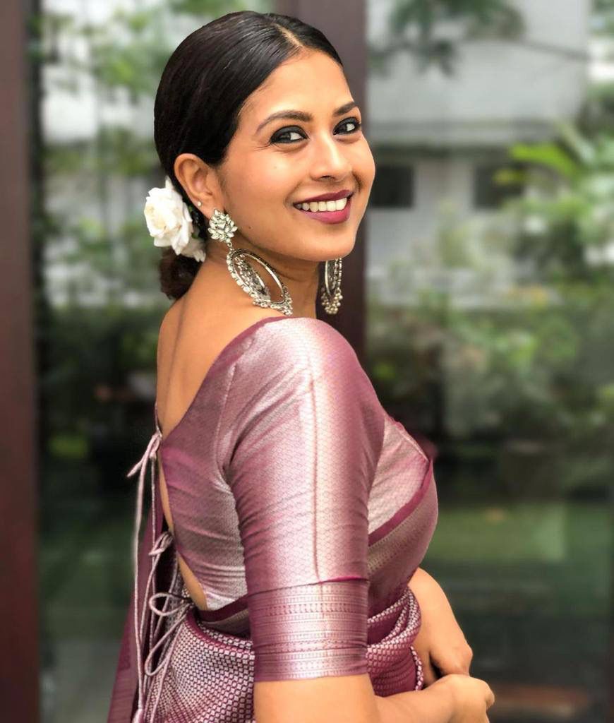 Unique Brown Soft Kanjivaram Silk Saree With Outstanding Blouse Piece