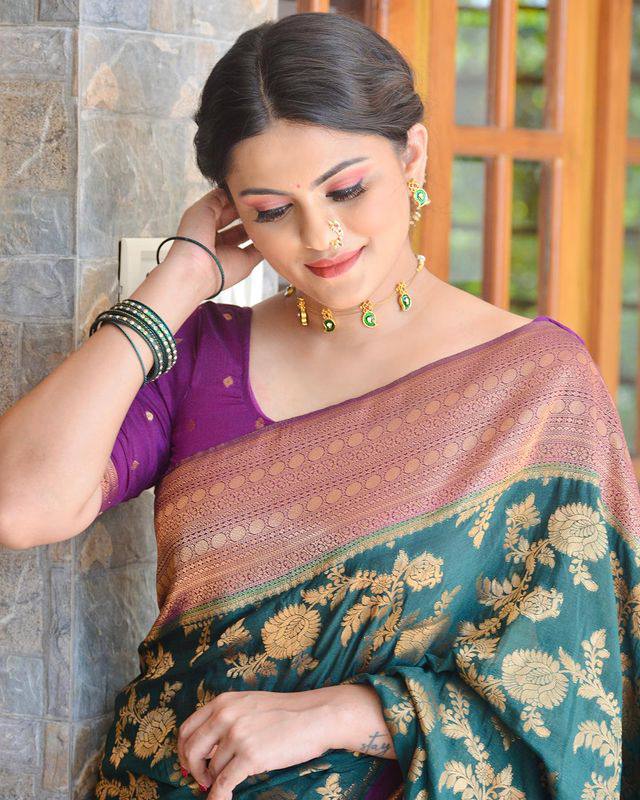 Appealing Rama Soft Silk Saree With Deserving Blouse Piece