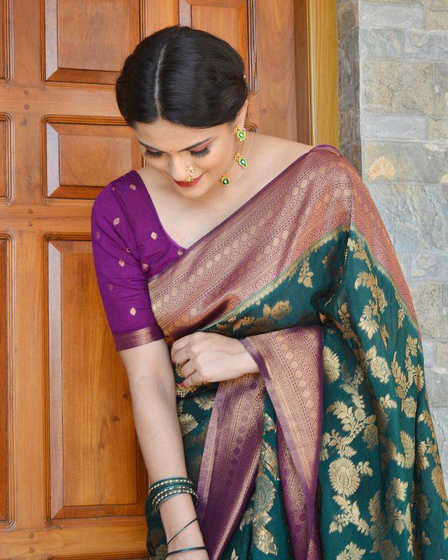 Appealing Rama Soft Silk Saree With Deserving Blouse Piece